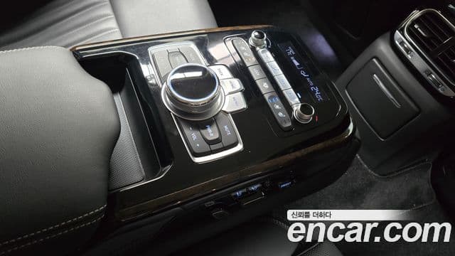 Genesis G90 Premium Luxury, 2019 19