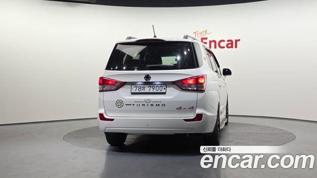 KG모빌리티(SsangYong) Korando 투리스모 4WD GT 11인승, 2015 4