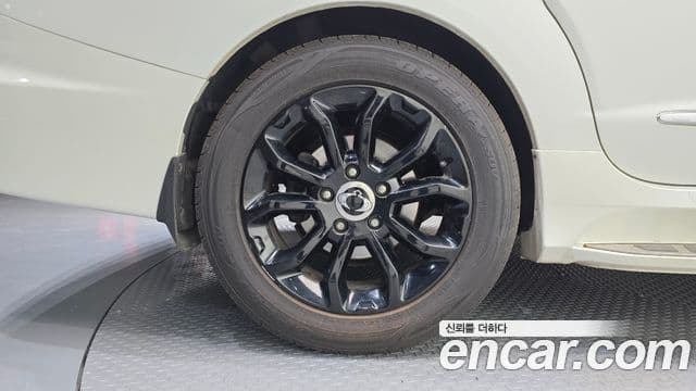 KG모빌리티(SsangYong) Korando 투리스모 4WD GT 11인승, 2015 все фото