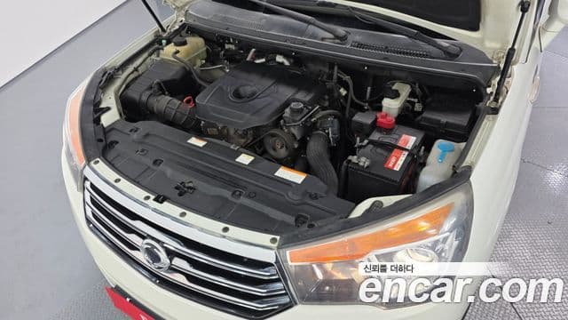 KG모빌리티(SsangYong) Korando 투리스모 4WD GT 11인승, 2015 6