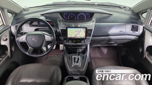 KG모빌리티(SsangYong) Korando 투리스모 4WD GT 11인승, 2015 7
