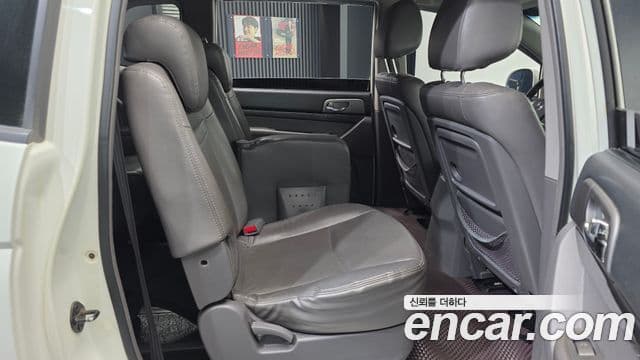 KG모빌리티(SsangYong) Korando 투리스모 4WD GT 11인승, 2015 12