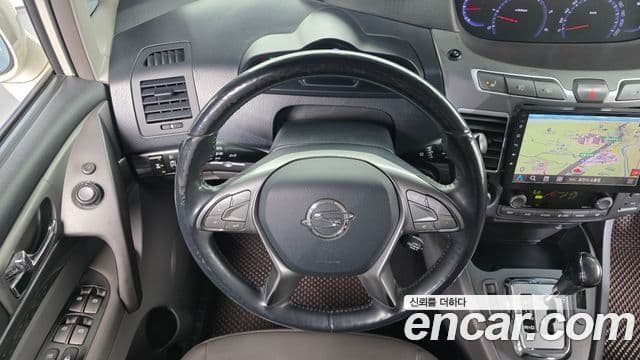 KG모빌리티(SsangYong) Korando 투리스모 4WD GT 11인승, 2015 13