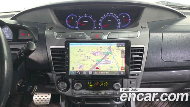 KG모빌리티(SsangYong) Korando 투리스모 4WD GT 11인승, 2015 14