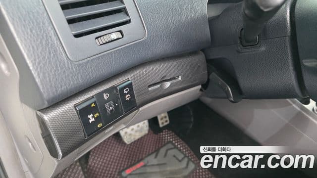 KG모빌리티(SsangYong) Korando 투리스모 4WD GT 11인승, 2015 17