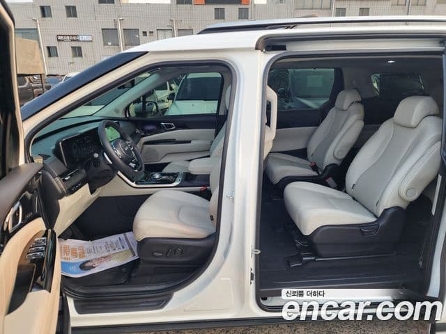 Kia Carnival 4세대 Signature, 2023 11