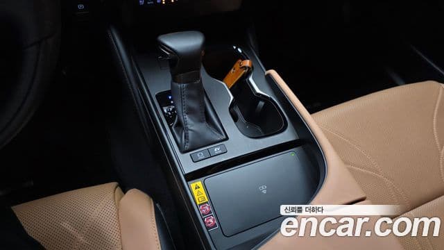 Lexus ES300h 7세대 Executive, 2025 9