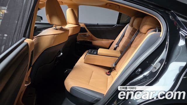 Lexus ES300h 7세대 Executive, 2025 12