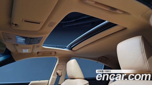 Lexus ES300h 7세대 Executive, 2025 17
