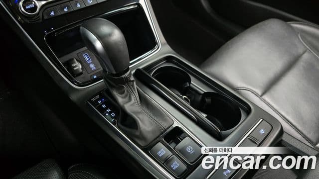 Hyundai Grandeur IG 3.0 LPi Exclusive (арендный автомобиль), 2018 9