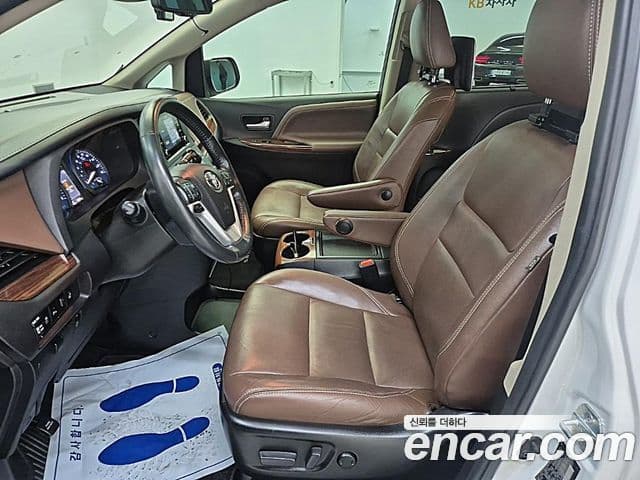 Toyota Sienna, 2018 11