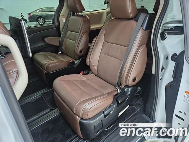 Toyota Sienna, 2018 12