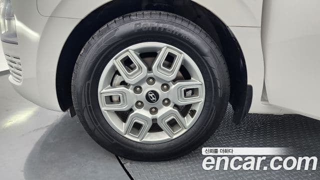 Hyundai Staria Modern, 2025 все фото