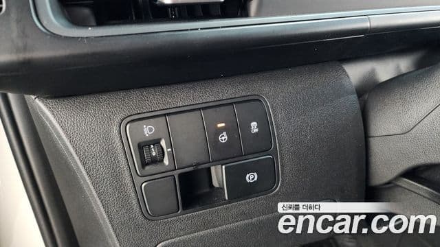 Hyundai Staria Modern, 2025 18