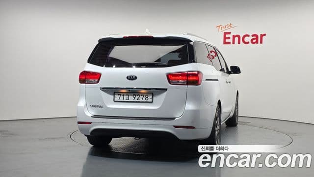 Kia All New Carnival Noblesse, 2018 4