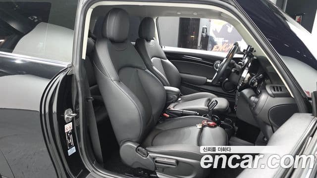 Mini Cooper 3세대, 2023 10