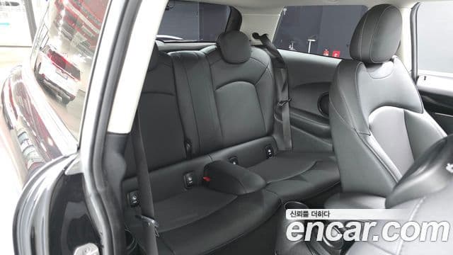 Mini Cooper 3세대, 2023 12