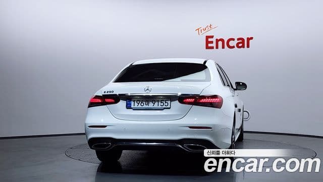 Mercedes-Benz E-класс W213 AMG Line, 2023 4