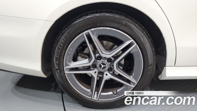 Mercedes-Benz E-класс W213 AMG Line, 2023 все фото