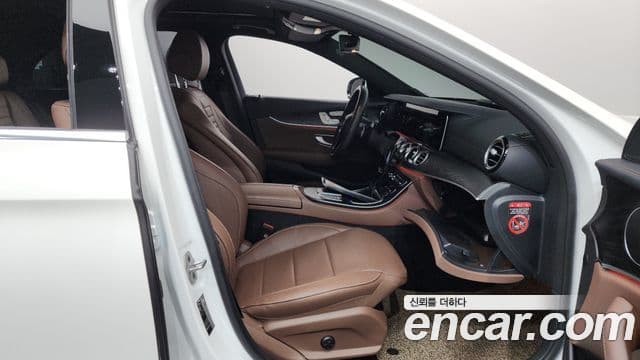 Mercedes-Benz E-класс W213 AMG Line, 2023 11