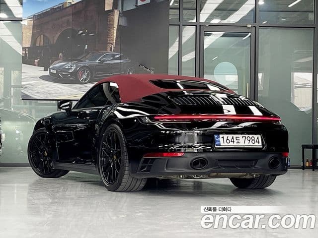Porsche 911 (992) Carrera 4 GTS кабриолет, 2023 3
