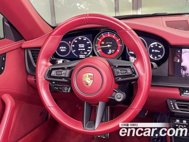 Porsche 911 (992) Carrera 4 GTS кабриолет, 2023 12