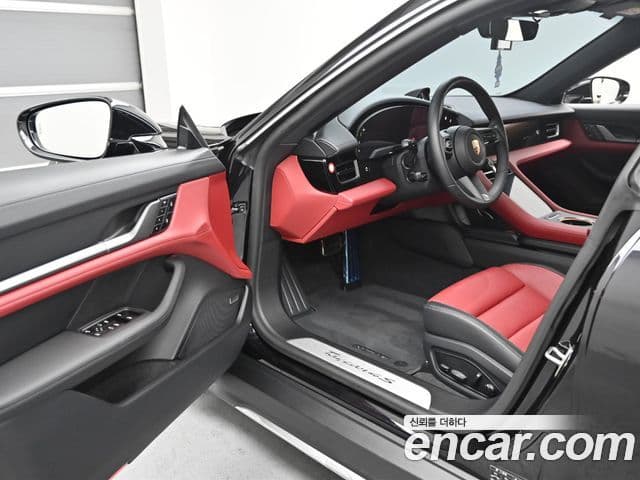 Porsche 타이칸 4S Cross Turismo, 2025 11