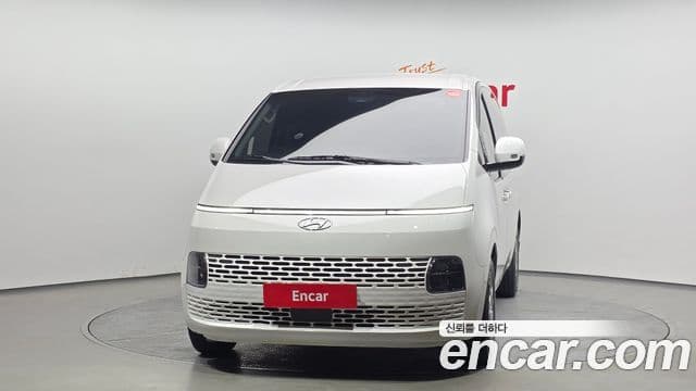 Hyundai Staria Modern, 2023 3
