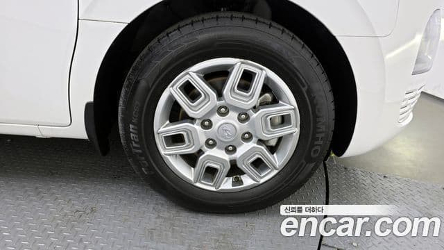 Hyundai Staria Modern, 2023 все фото