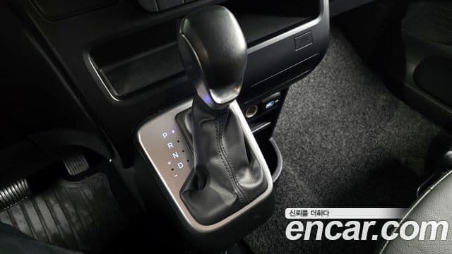 Hyundai Staria Modern, 2023 9