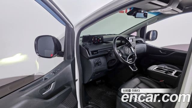 Hyundai Staria Modern, 2023 10