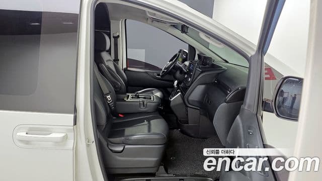 Hyundai Staria Modern, 2023 11