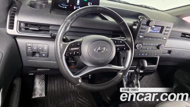 Hyundai Staria Modern, 2023 13