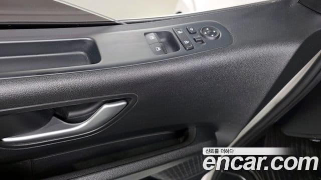 Hyundai Staria Modern, 2023 18