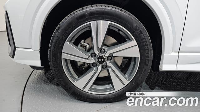 Audi Q2 Premium, 2023 все фото