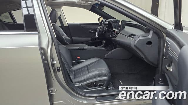 Lexus ES300h 7세대 Executive, 2022 11