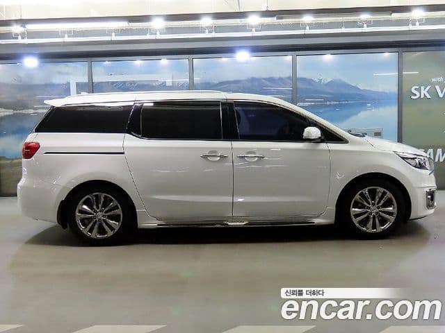 Kia All New Carnival Noblesse, 2016 3