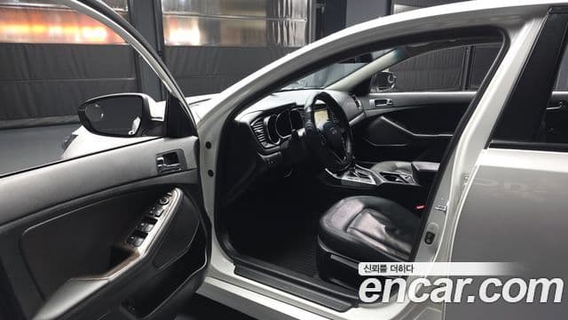 Kia K5 2.0 Deluxe, 2011 10