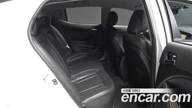 Kia K5 2.0 Deluxe, 2011 12