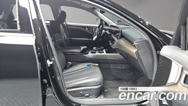 Kia K8 Trendy(арендный автомобиль), 2023 11