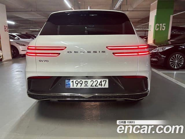 Genesis GV70, 2025 4