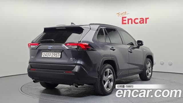 Toyota RAV4 5세대, 2021 2