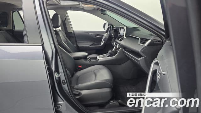 Toyota RAV4 5세대, 2021 12