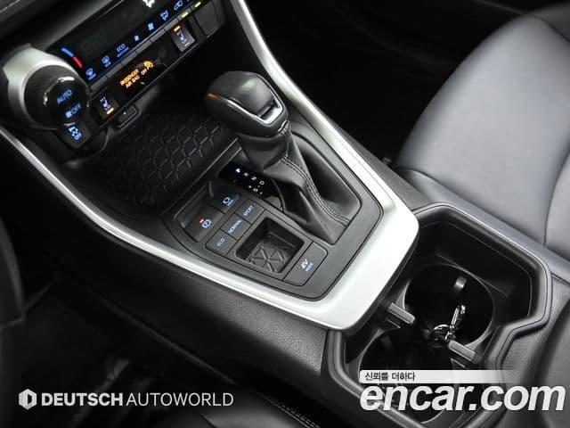 Toyota RAV4 5세대, 2022 8