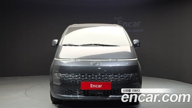 Hyundai Staria Modern, 2023 3