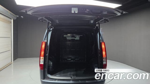 Hyundai Staria Modern, 2023 20