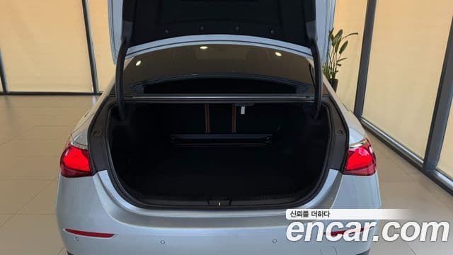 Mercedes-Benz E-класс W214 Avantgarde, 2025 17