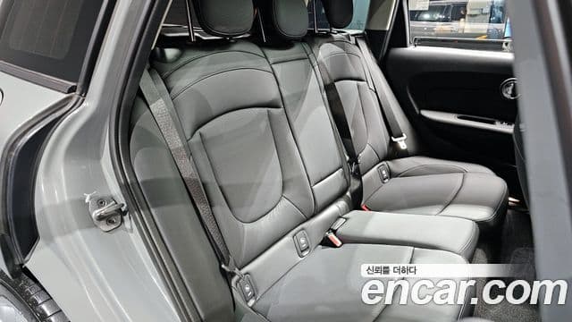 Mini Cooper 클럽맨 2세대, 2021 12