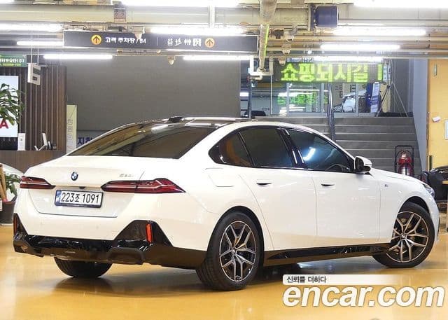 BMW 5시리즈 (G60) 520i M Sport, 2024 2
