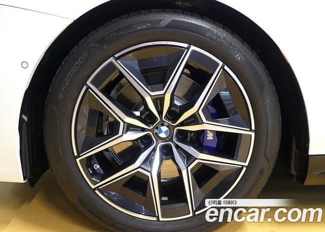 BMW 5시리즈 (G60) 520i M Sport, 2024 все фото